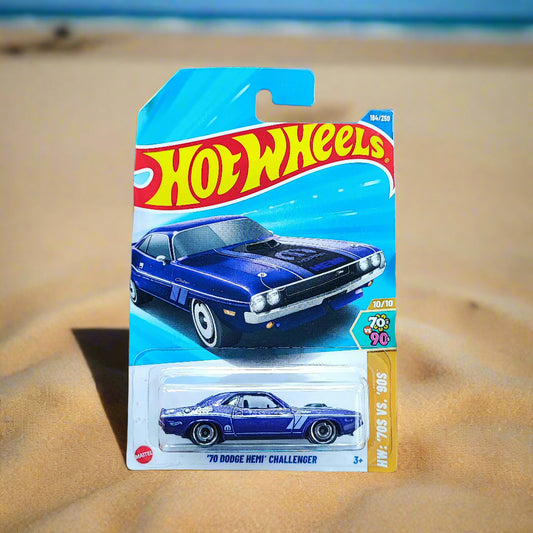 Hot Wheels 70 Dodge Hemi Challenger 1:64 scale car