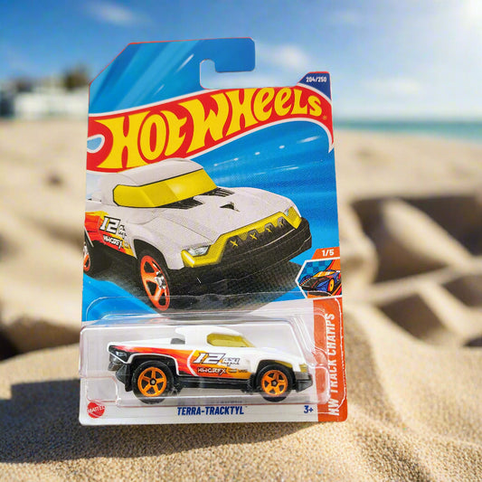 Hot Wheels Terra-Tracktyl 1:64 scale car