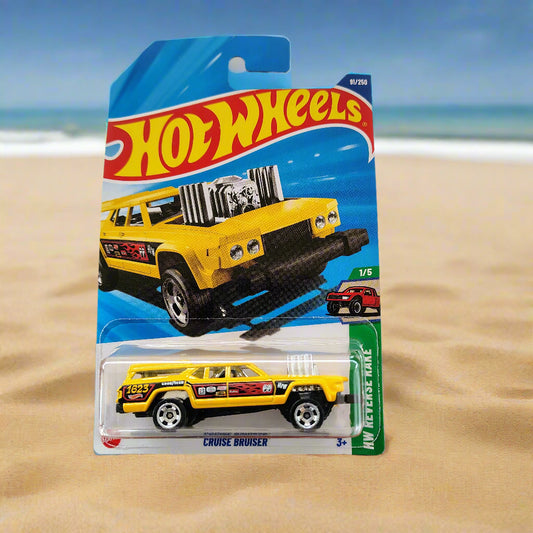 Hot Wheels Cruise Bruiser 1:64 scale car
